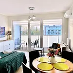 Baltic Comfort - Free Swimming Pool, Saunas & Fitness - Kasprowicza 20 Apartment *